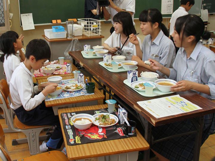 地元食材をふんだんに取り入れた給食が始まりました。